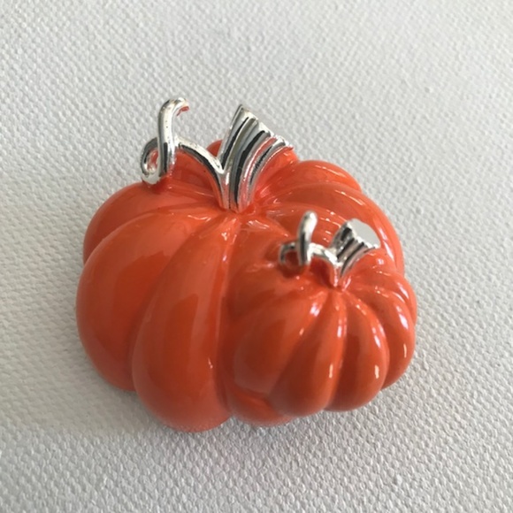 Pumpkins Pendant Pin Orange Thanksgiving New - Picture 1 of 4